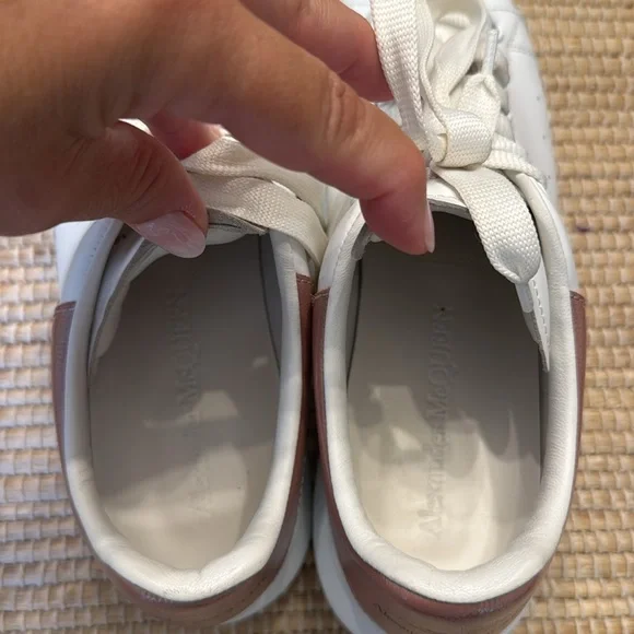 Alexander McQueen Oversized Women's White and Pink Sneakers - Picture 4 of 16